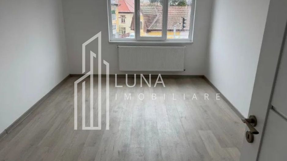 Apartament 2 camere, complet renovat – zonă centrală - Poză 1