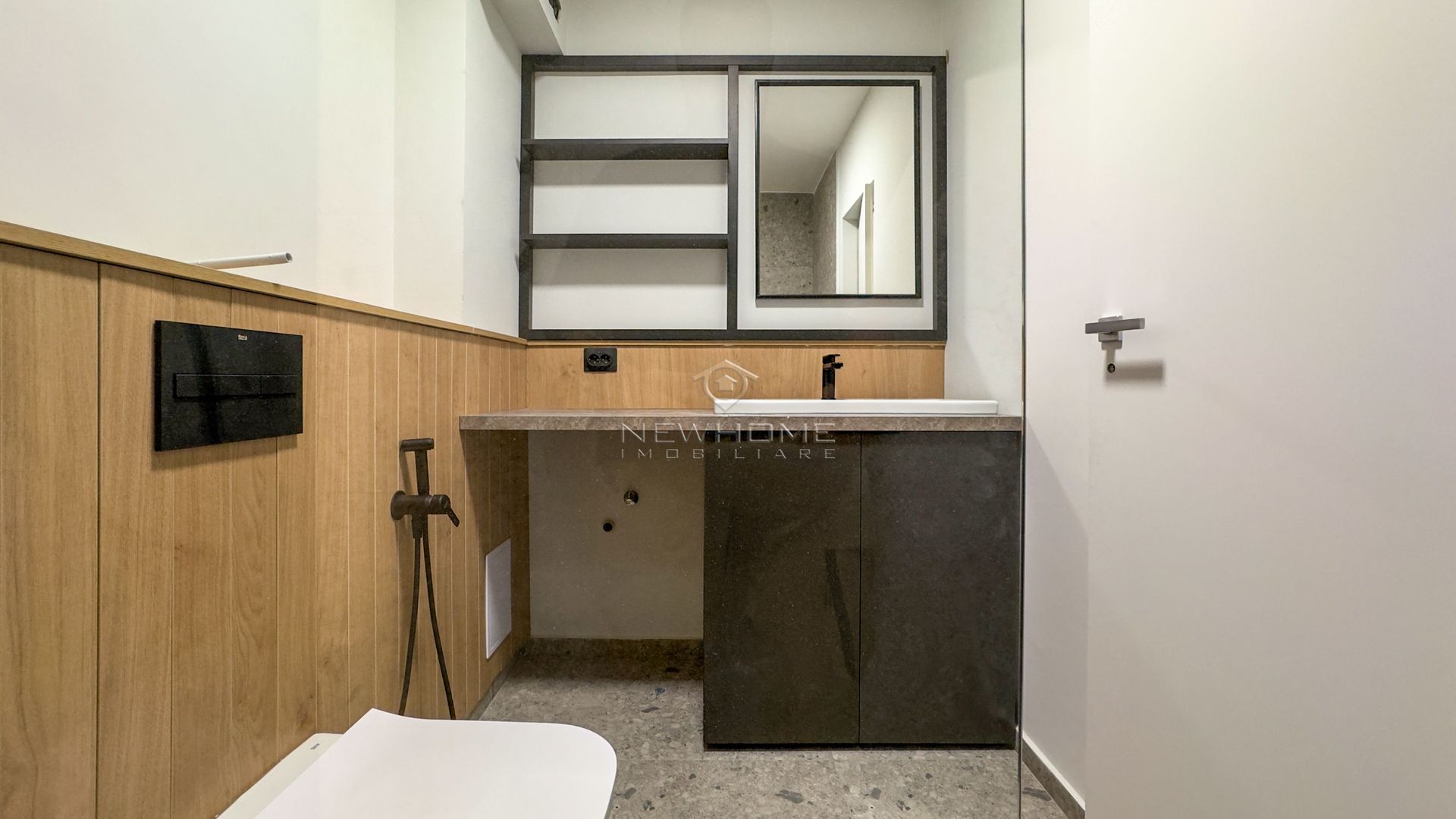 Apartament cu 2 camere, zona Str Eroilor - Poză 16