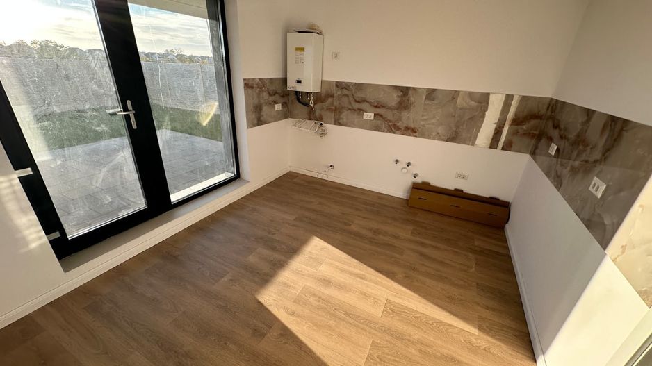 CASE INDIVIDUALE DOMNESTI - 6 CAMERE, GARAJ, PANOURI SOLARE, COMIS 0% - Poză 4