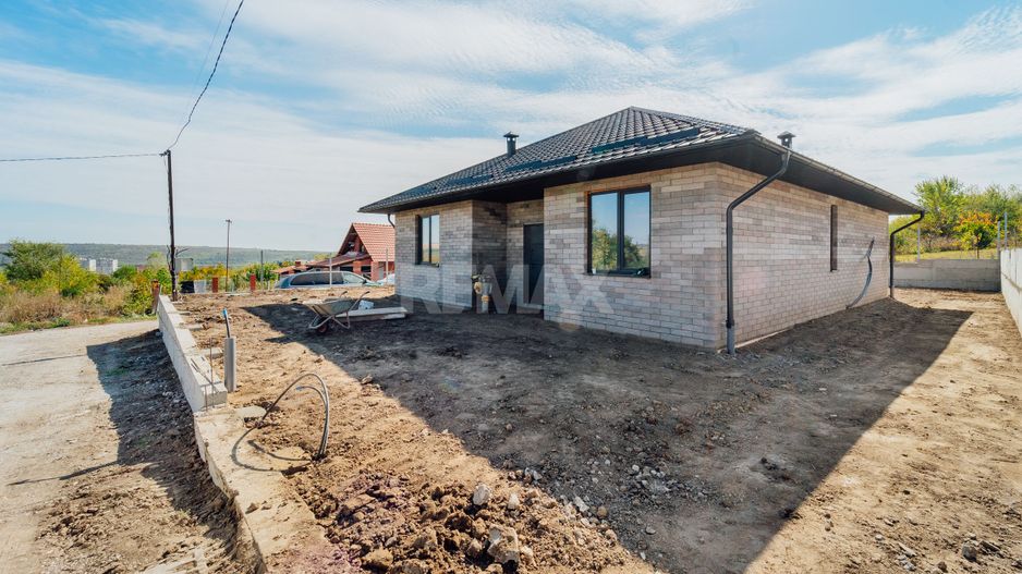 Casă spre vânzare - Ghidighici - strada Tineretului - Poză 1