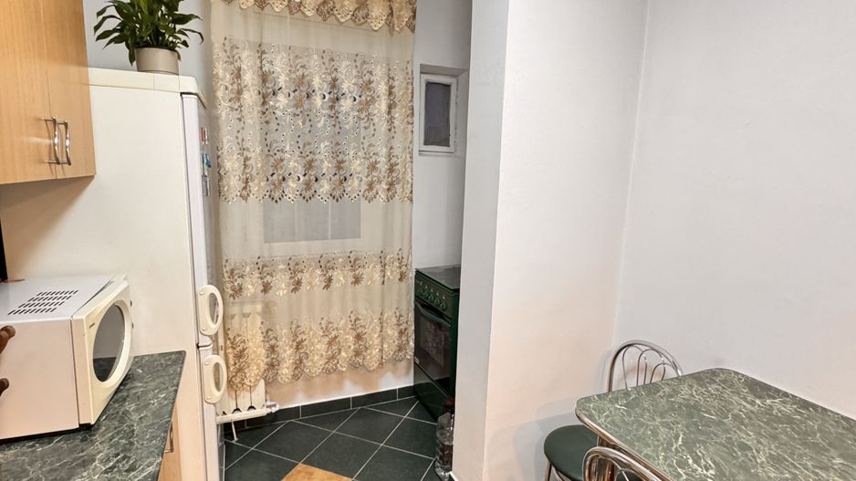 Apartament 3 camere decomandate – zona Decebal, Oradea - Poză 11