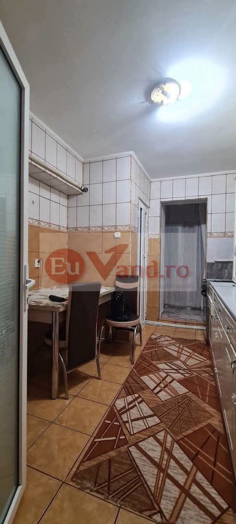 De vanzare apartament cu 2 camere, central, Bloc BR, et. 2, 76.000 euro - Poză 10