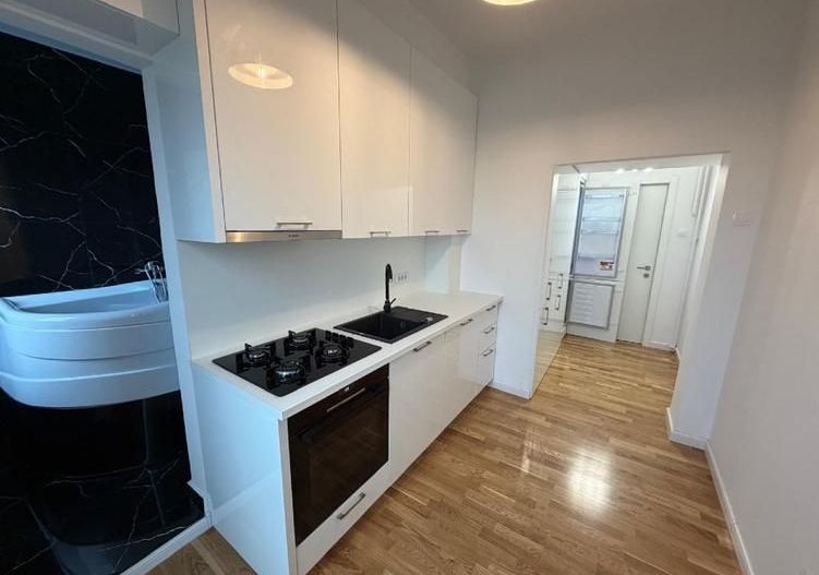 Apartament 3 camere spațios, 108 mp, etaj 9 – 2 boxe - Poză 2