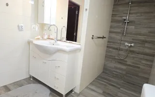 Casă cu grădină in zonă centrală - Poză 16