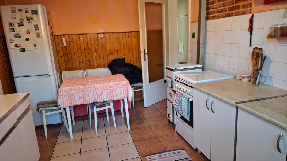 Apartament cu 3 camere si garaj in zona centrală - Poză 15
