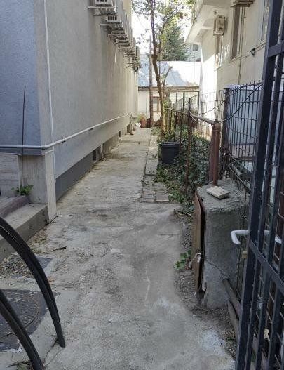 Teren 293 mp si casa 94 mp, doar acces pietonal - Poză 4