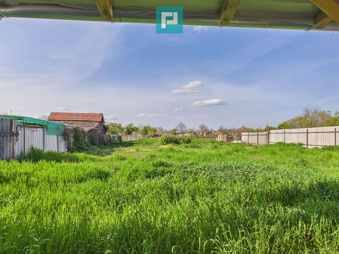 Casă renovată 4 camere si 1452 mp teren în Bătania - Poză 12