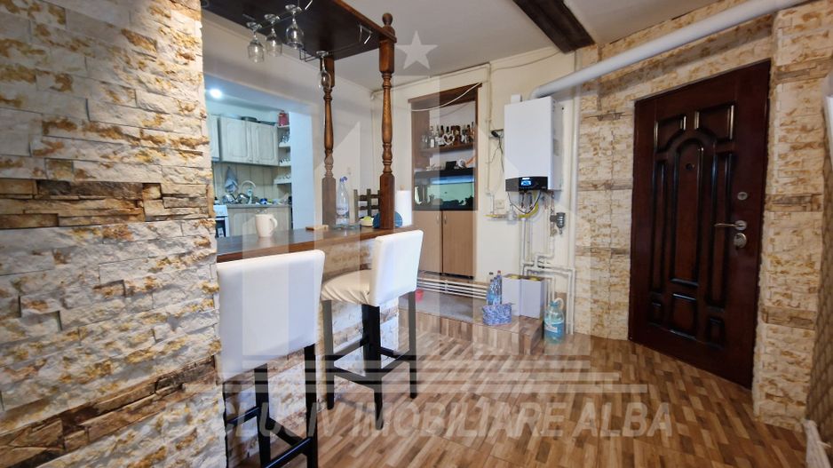 Casa de vanzare cu 2000mp de teren in Ciugud - Poză 4