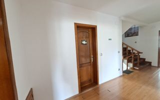 Spatiu birouri casa individuala curte proprie 9 birouri Selimbar - Poză 8