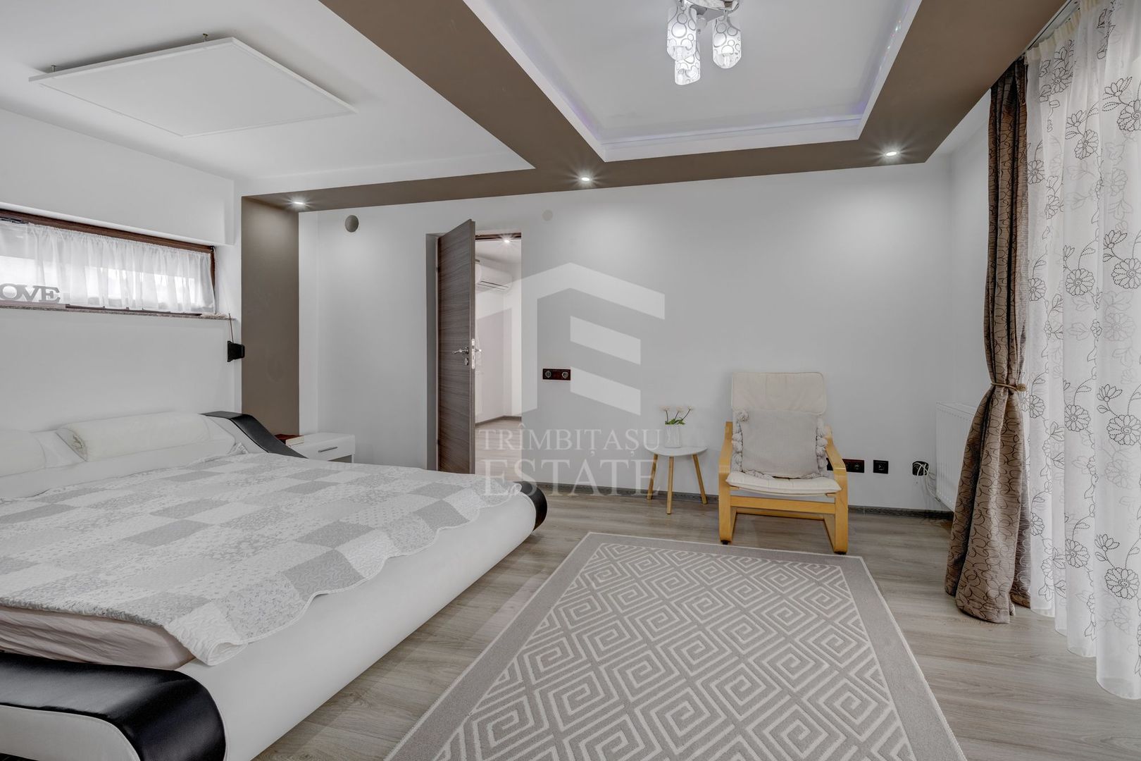 Vilă 342 mp cu piscină și 800 mp teren / 4 dormitoare / Pleașa - Poză 39