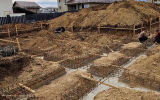 Teren 1000 mp cu proiect de casă, cu fundație turnată și utilități - Poză 5