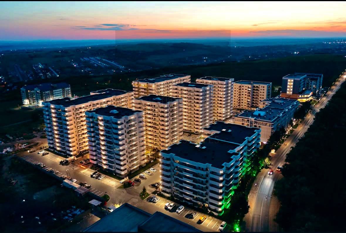 Vânzare apartament cu 2 camere, 67 m.p. - Complexul Royal Town. - Poză 1