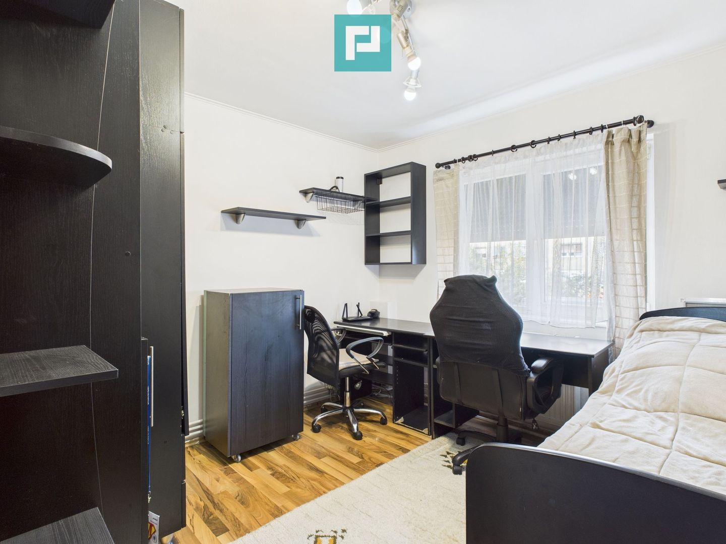 Apartament ultracentral și 2 locuri de parcare - Poză 4