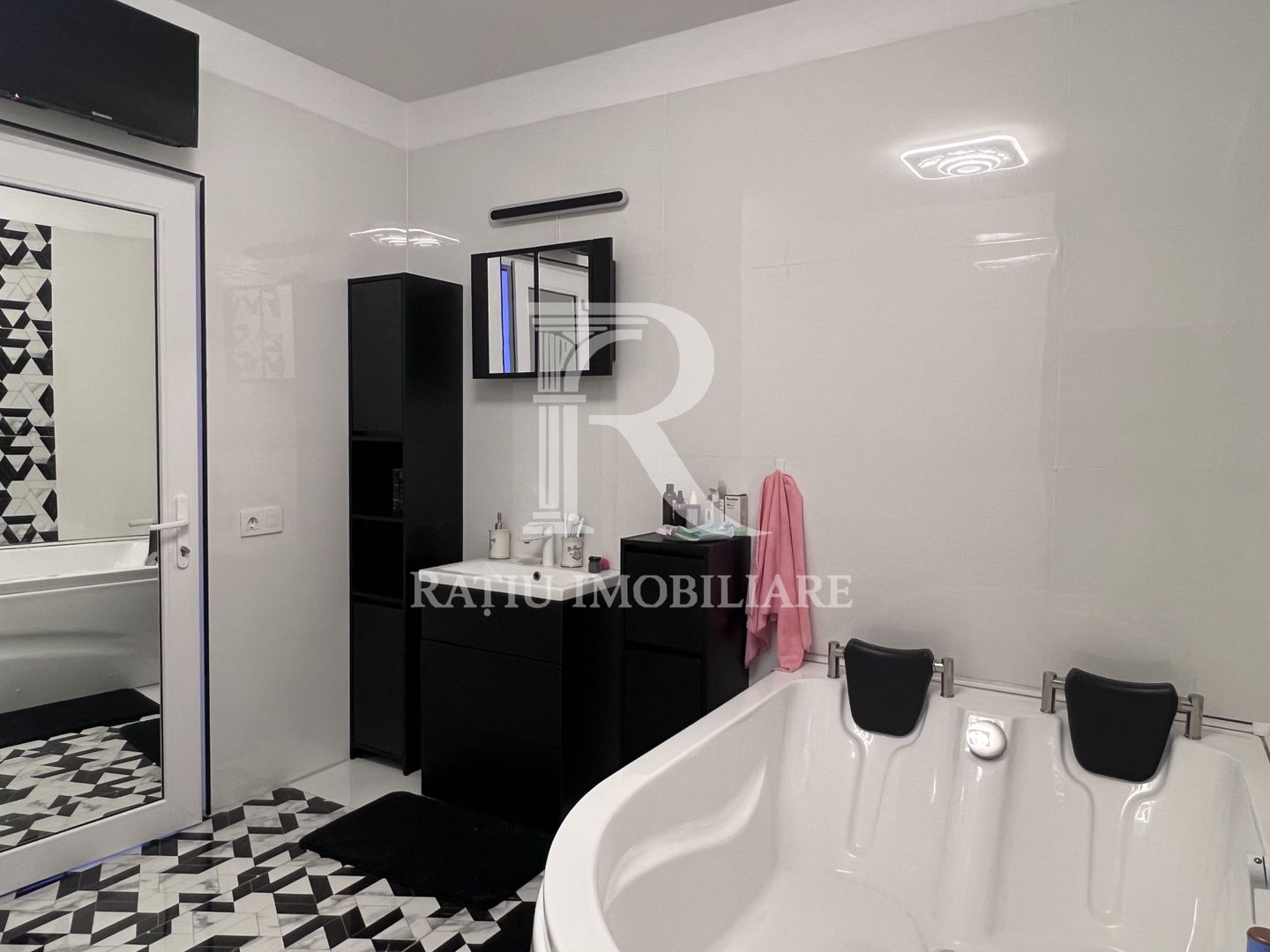 Apartament Exclusivist cu Suită Matrimonială | Parcare | ARED | Oradea - Poză 15