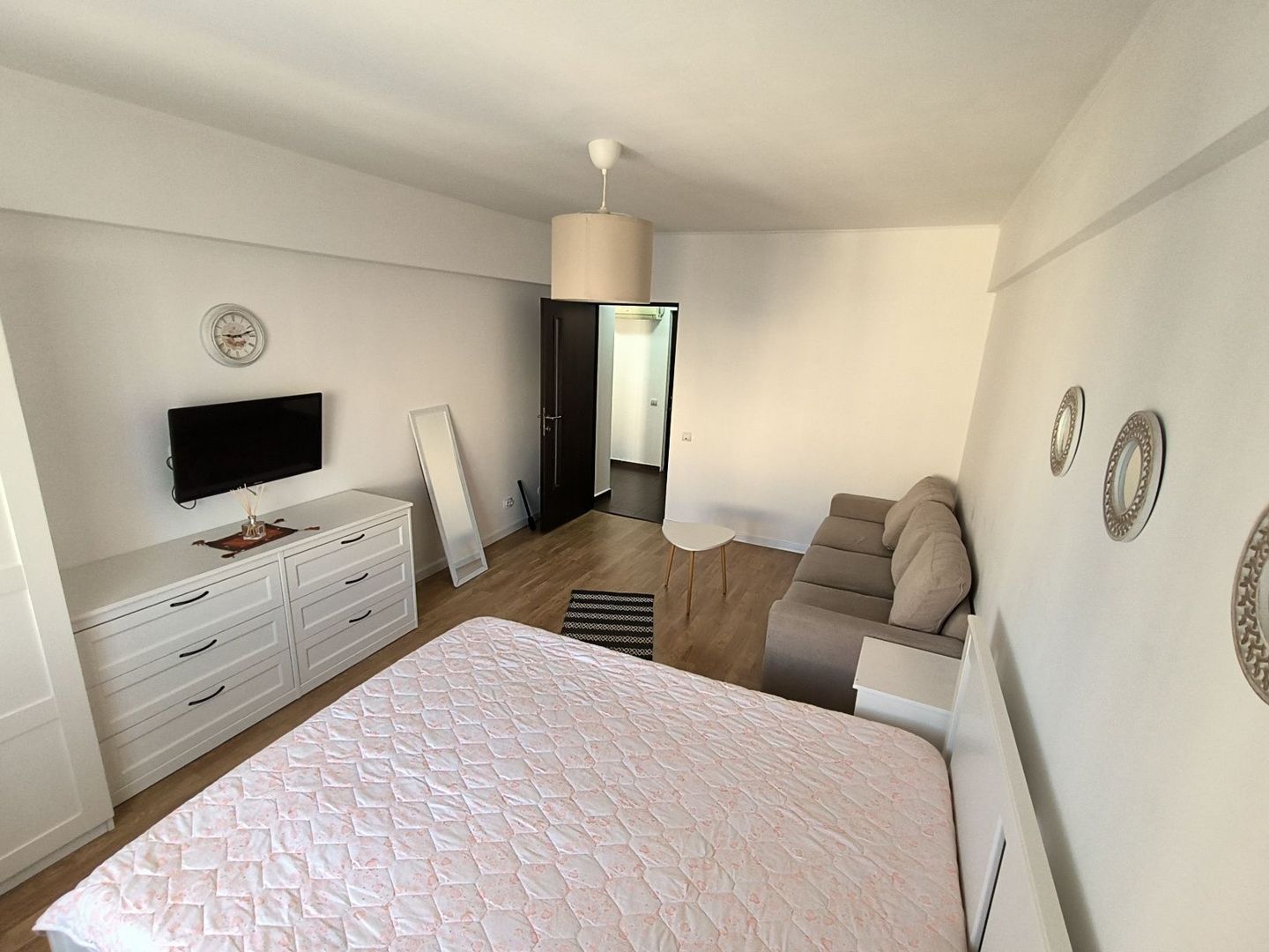 Garsoniera decomandata - Piata Sudului metrou - Sun Plaza - Poză 1