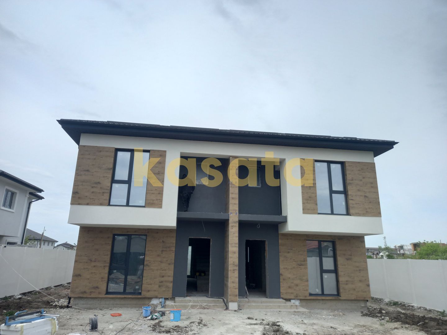 Duplex 4 camere | Bragadiru | curte generoasă, zonă liniștită - Poză 1