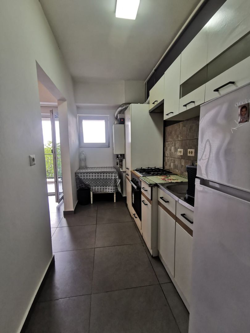 Garsoniera spatioasa mobilata si utilata - Poză 12