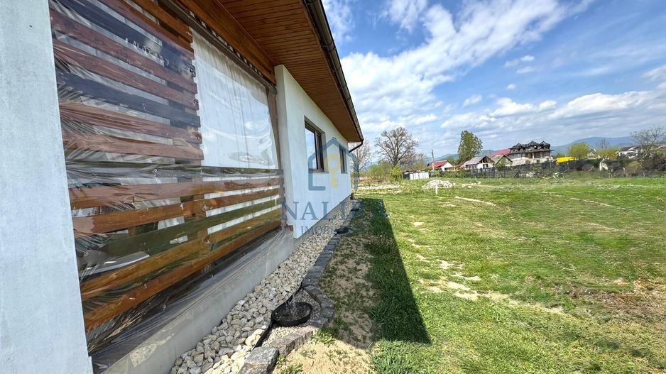 Casa de vanzare cu 14 Ari teren - Lapusel - Poză 16