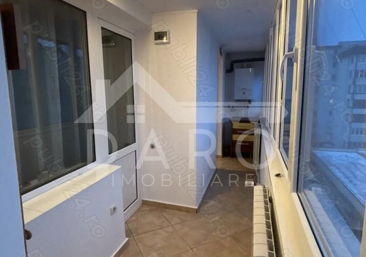 Apartament cu 3 camere în zonă centrală - Poză 3