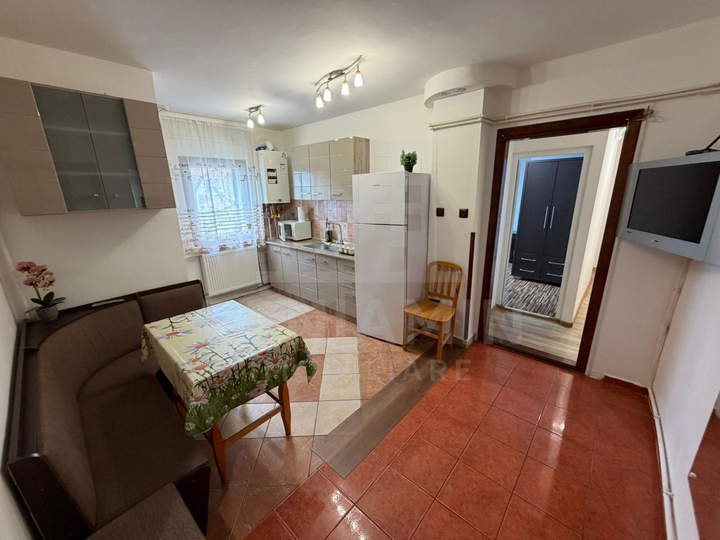 2camere deco-Sara-Medicina-Spital nr1-centrala-apa separat-et 3-liber - Poză 2