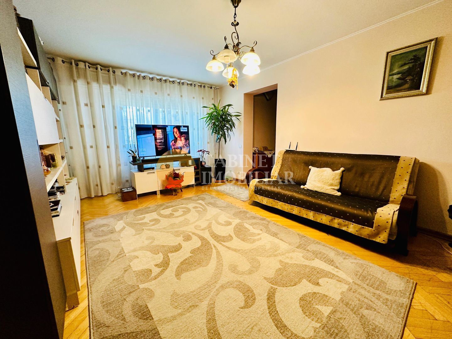 Apartament cu 4 Camere - Bloc 1988 - Zona ROND VECHI Nicolina - Cabinet ...