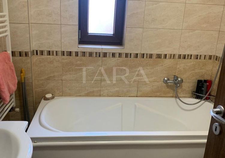 Apartament 3 camere complet mobilat, parcare inclusă, gata de mutare. - Poză 8