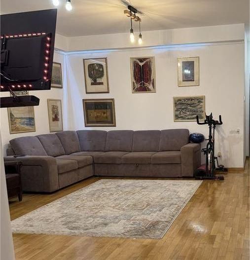 Apartament premium 3 camere Cartierul Francez, et. 1, terasă, parcare - Poză 1