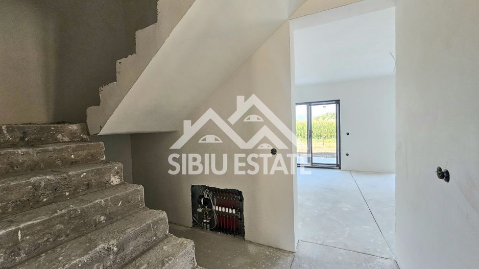 Casa noua 4 dormitoare, spatiu bun pentru familie - Poză 26