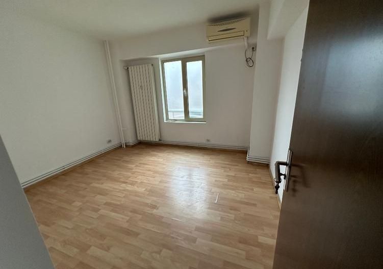 Vanzare 3 Camere Burebista - Alba Iulia, Bloc Monolit, Centrală Proprie - Poză 7