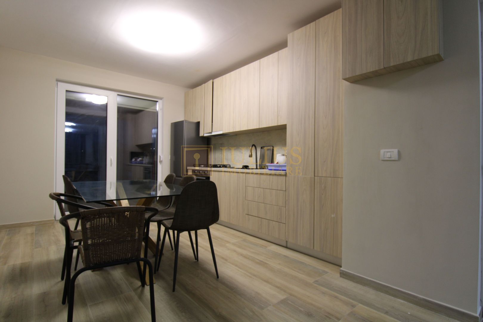 Casa in Ghiroda, 5 camere, 2 bai. - Poză 5