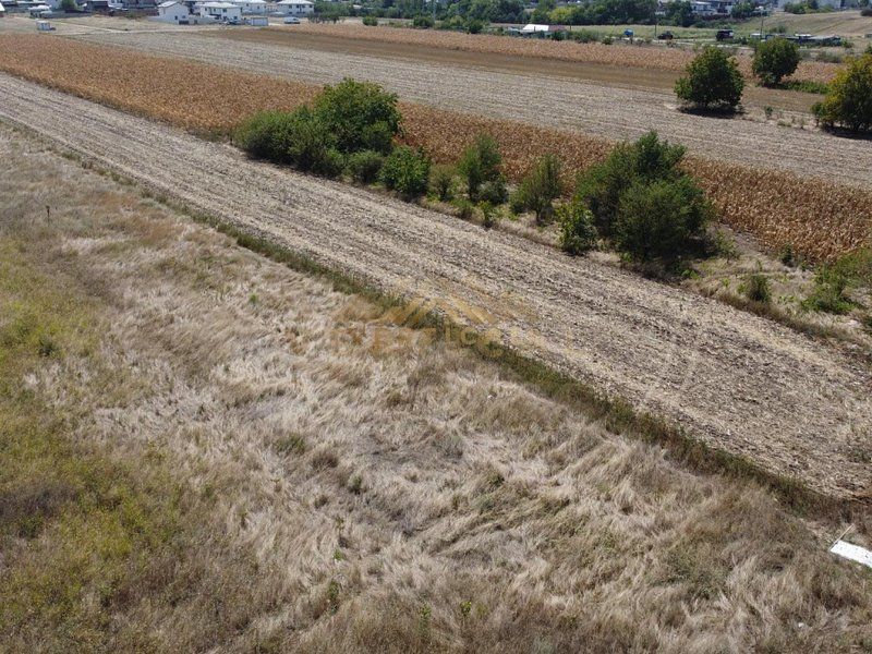 Teren intravilan in RATE la intrare in comuna Berceni - Poză 5