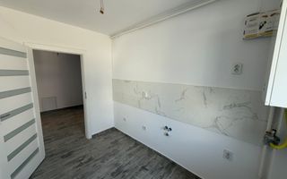 Disponibil imediat. Decomandat. TVA 21% inclus in pret - Poză 1