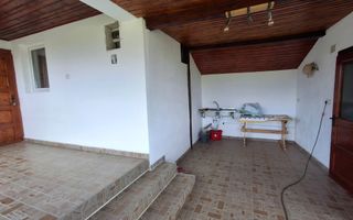 Casa de vanzare cu teren generos in Tocile, Sibiu - Poză 12