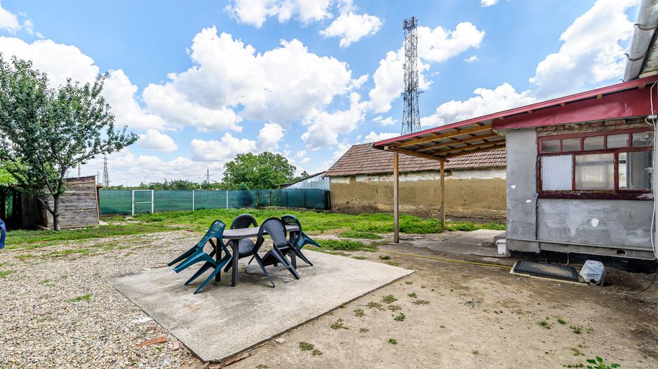 Ofertă rară! Casă cu teren generos în Poltura! - Poză 9