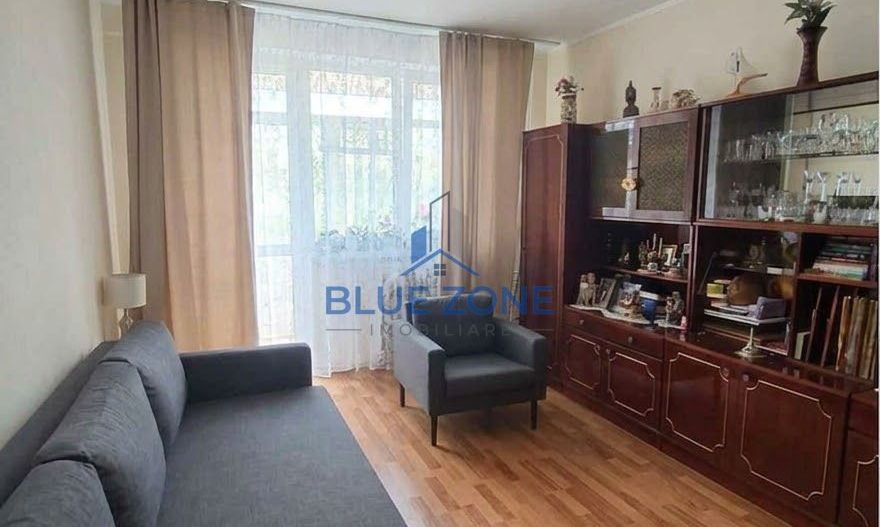 Apartament cu 3 camere de vânzare în Drumul Taberei - Poză 1