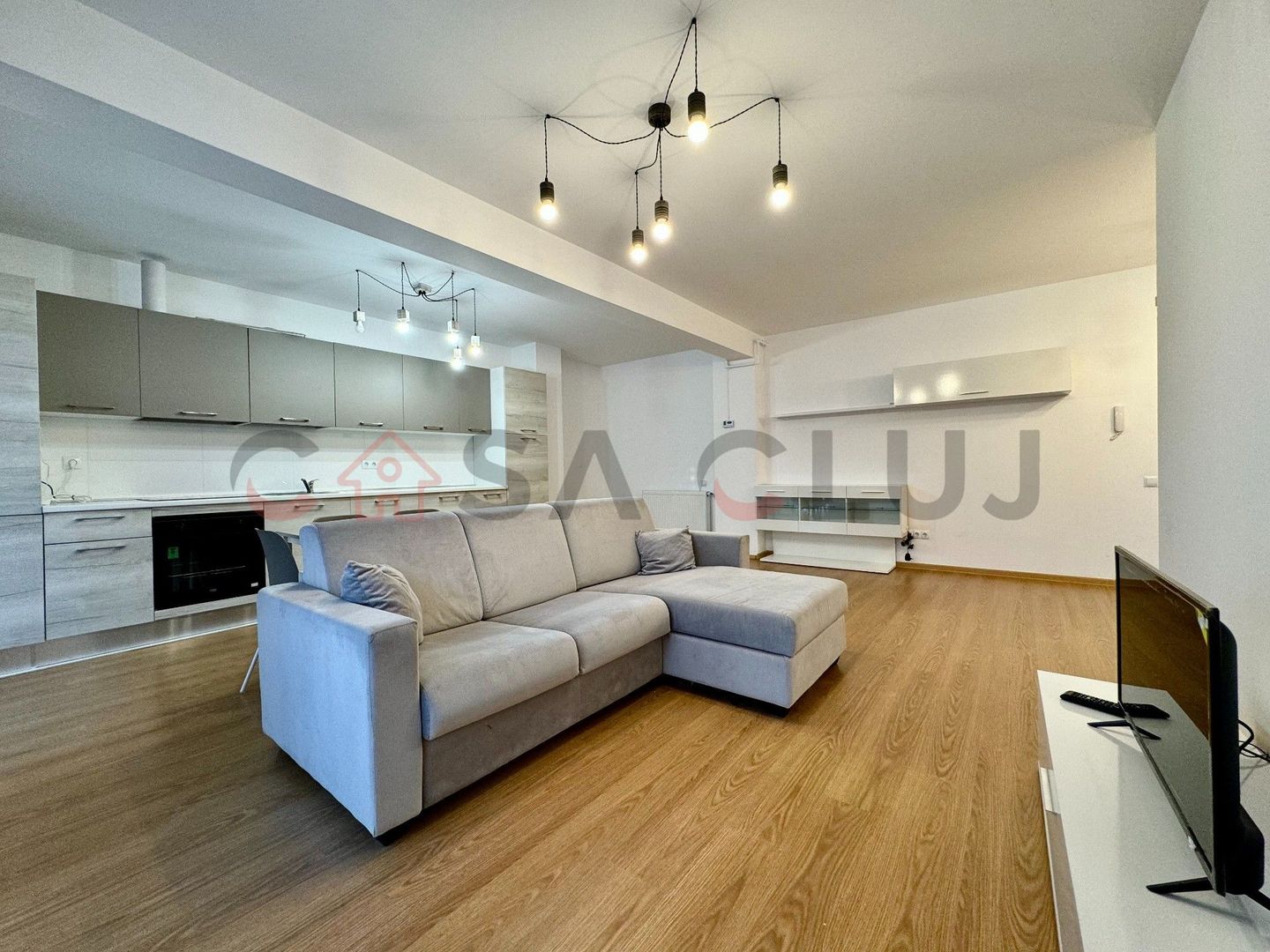 Apartament la cheie / etaj intermediar / Zona Eroilor - Poză 1