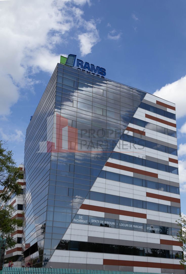 Spatiu comercial stradal - 686.35mp - Pretabil showroom / medical - Poză 4