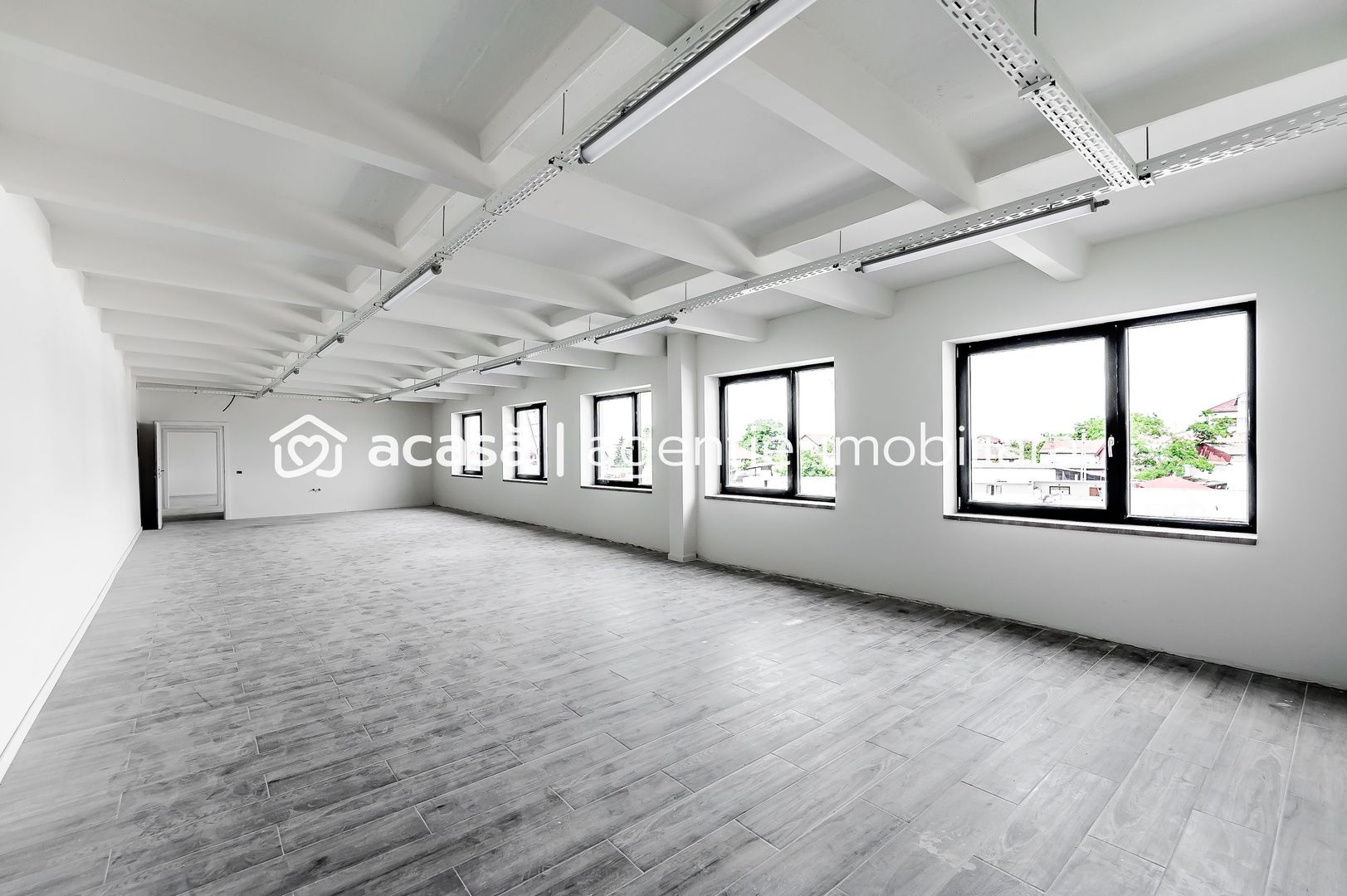 Birouri proaspăt renovate de închiriat - Poză 2