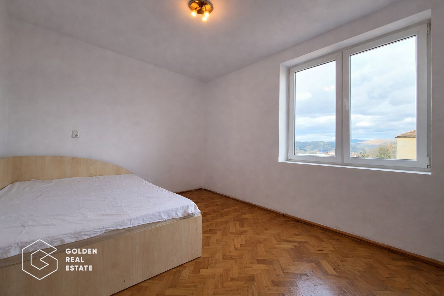 Apartament 3 camere, etaj 3, oras Lipova - Poză 6