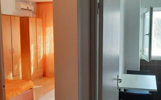 VANZARE GARSONIERA COMPLET UTILATA I LIBERA I ZONA BULEVARDUL GHENCEA - Poză 3