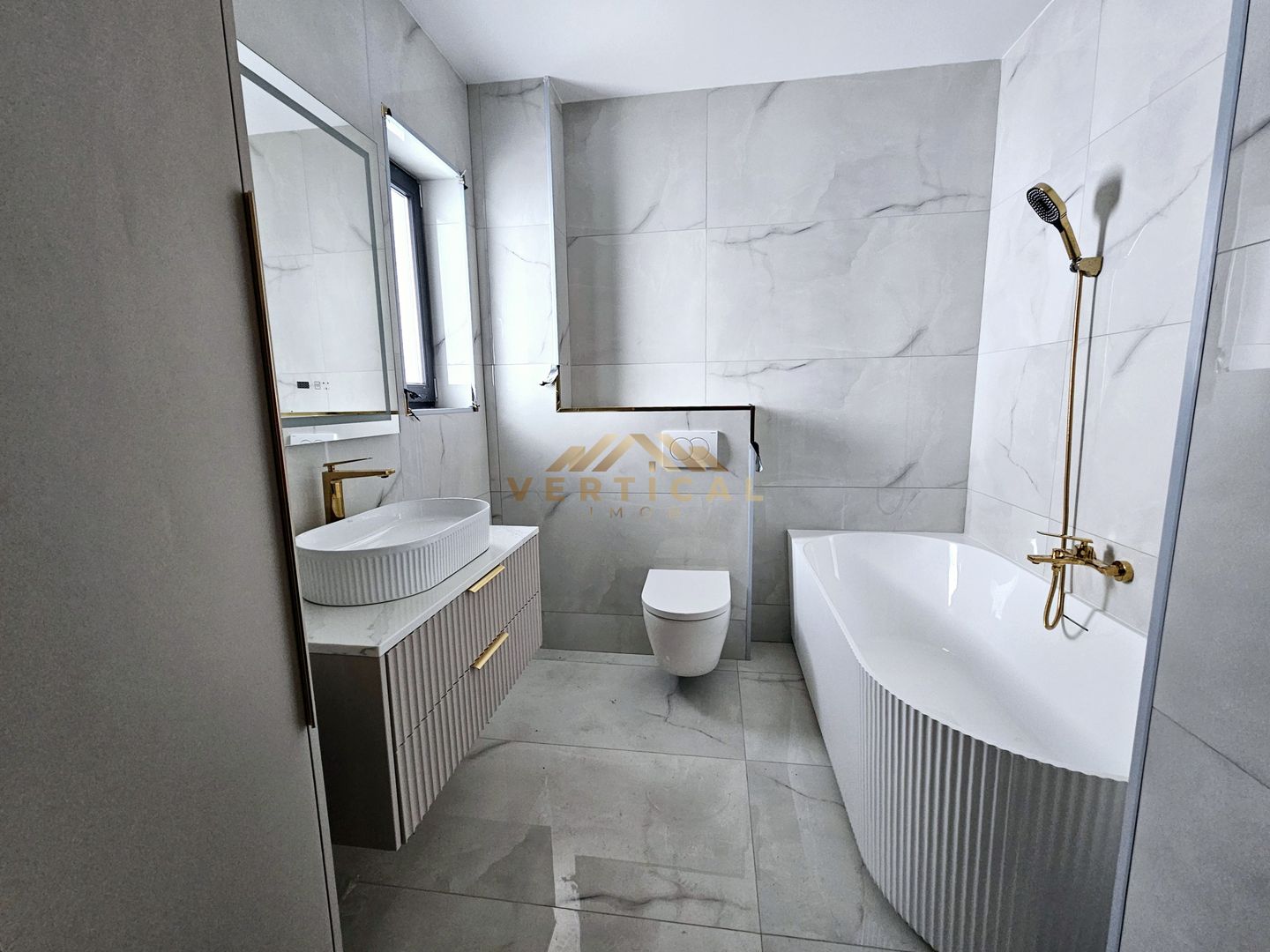 Vila 4 camere in centrul comunei Berceni - Poză 12