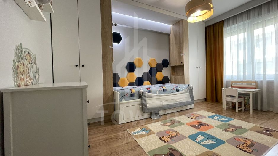 Apartament cu 3 camere de vânzare - Poză 8