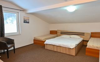 Pensiune la cheie de vanzare | 10 camere | Sacele, Brasov |Comision 0% - Poză 23
