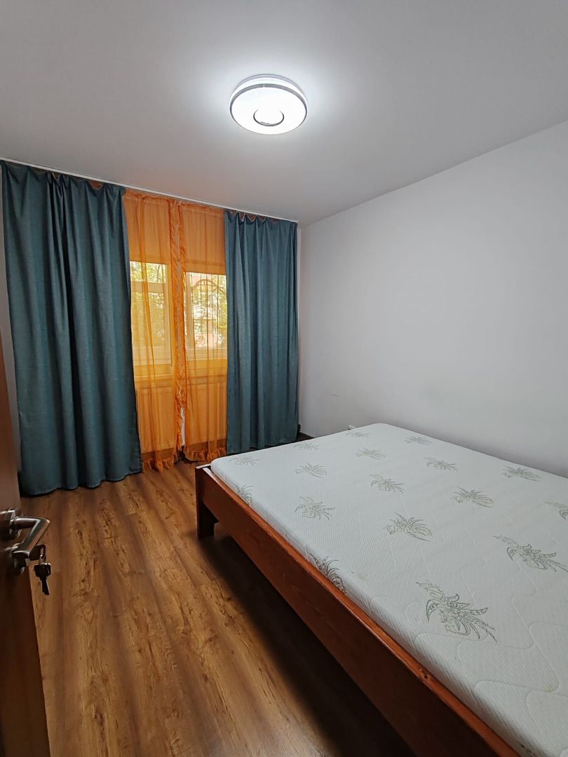 Apartament 3 camere decomandat etajul 1 65mp 500euro Nicolina 2 - Poză 8