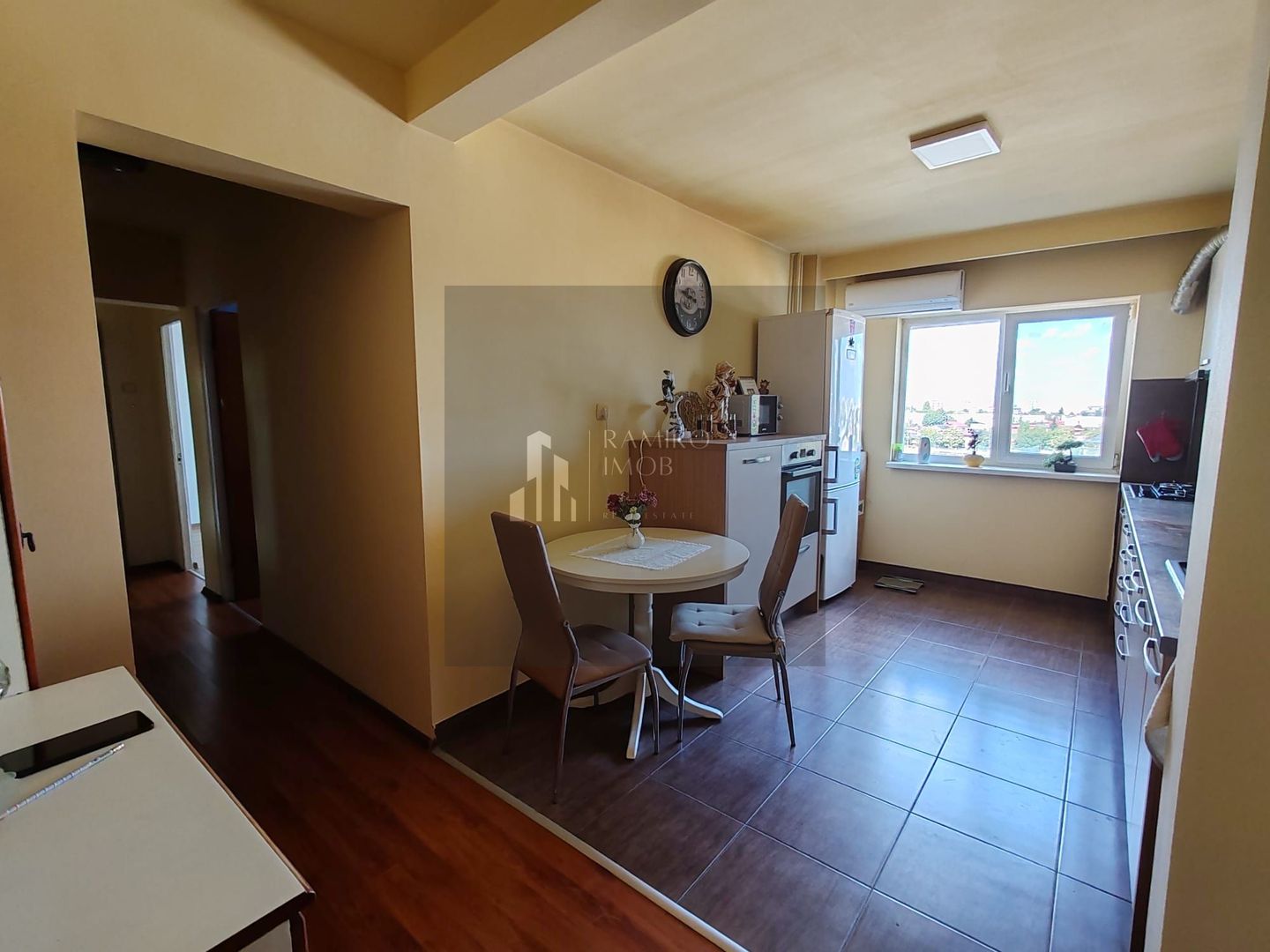 Apartament 4 camere, Brancoveanu/Izvorul Rece, 2 bai, 2 balcoane - Poză 13
