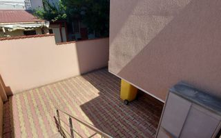 Apartament cu 3 camere pentru vanzare | curte 24 mp | Damaroaia - Poză 13