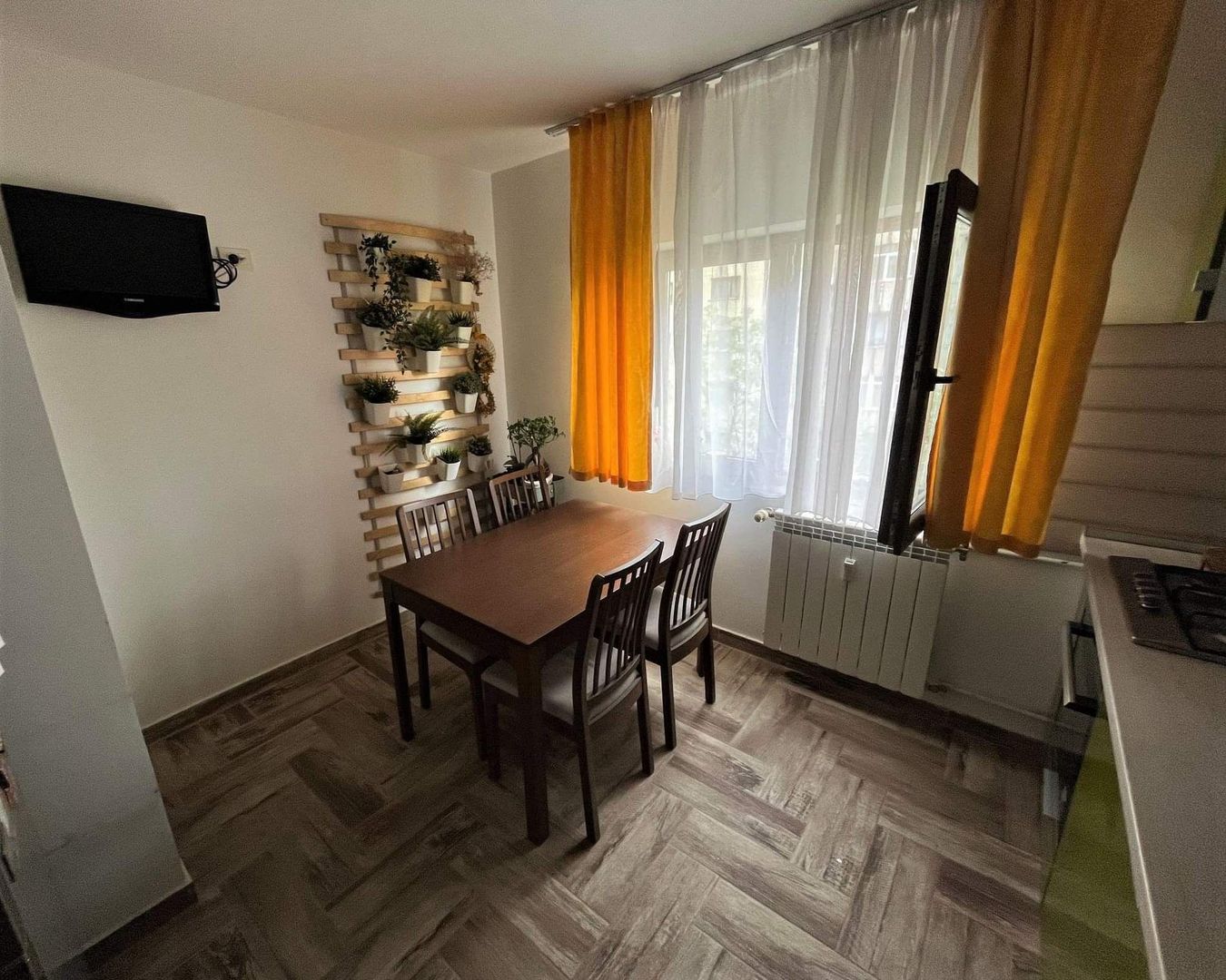 Vanzare apartament 2 camere Sebastian - str. Ileana Cosanzeana - Poză 1