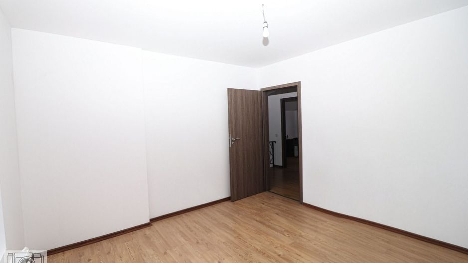 Soluție Locativă pentru Firme: Vilă cu Capacitate Mare în Ciorogarla - Poză 3