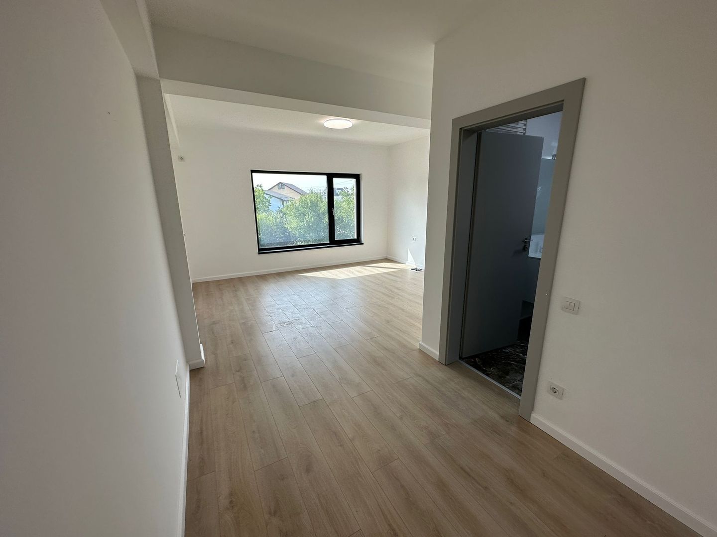 O oază de liniște și eleganță contemporană în inima Tunariului - Poză 11