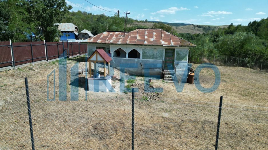 Casă și teren de vânzare în Parincea jud. Bacău. - Poză 13